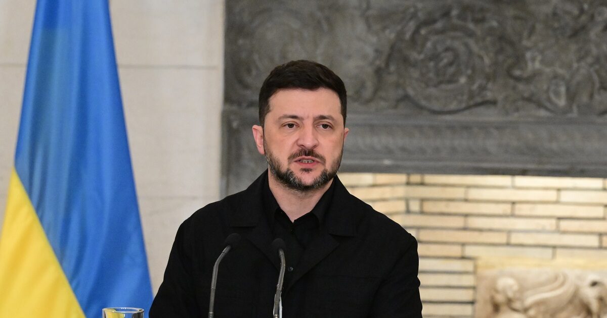 Zelensky officially received the American draft for peace in Ukraine: He will discuss it with Trump