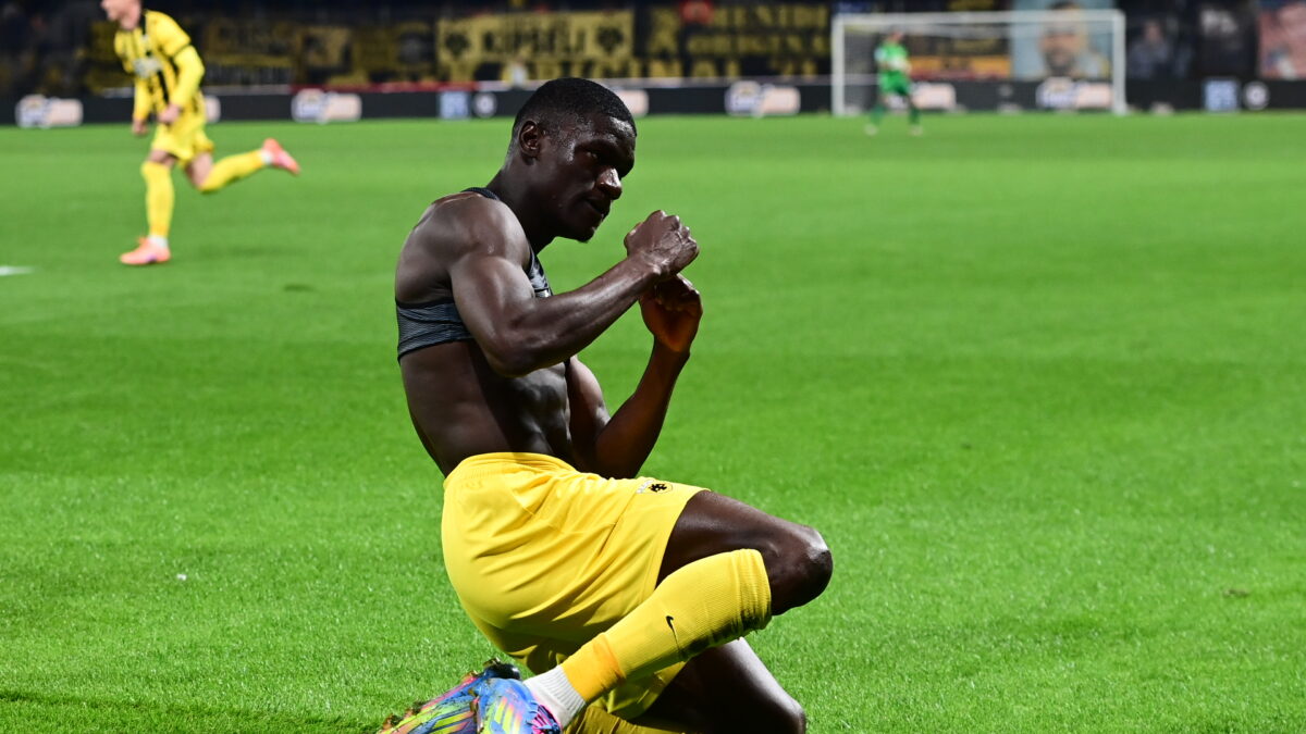 Ο Ζίνι πανηγυρίζει κόντρα στον Άρη (ΓΙΩΡΓΟΣ ΜΑΤΘΑΙΟΣ