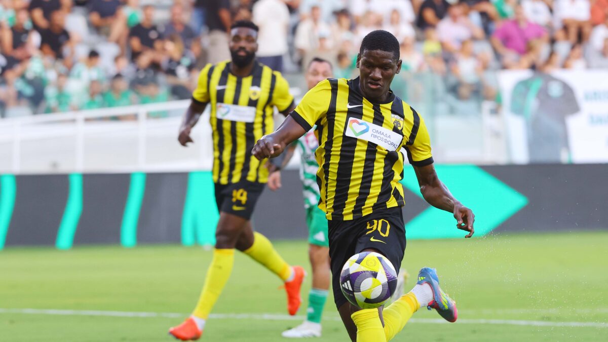 Ο Ζίνι σε αγώνα της ΑΕΚ