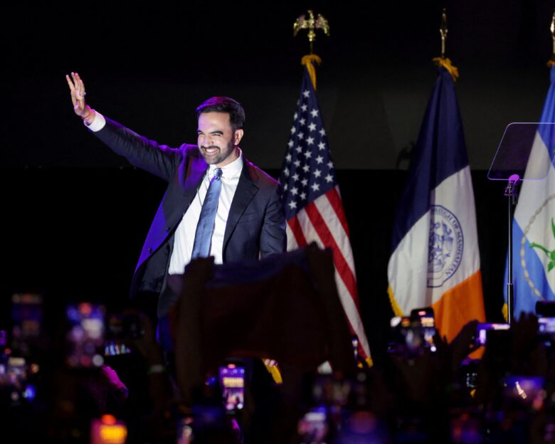 Ζόραν Μαμντάνι: Τι σημαίνει η ιστορική νίκη του νέου δημάρχου της Νέας Υόρκης – Οι προσδοκίες και οι προκλήσεις της επόμενης μέρας
