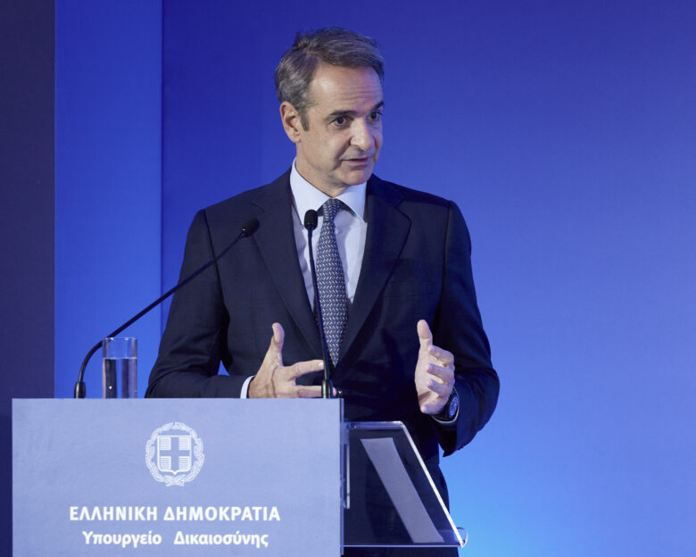 Η ελληνική Δικαιοσύνη «επιταχύνεται» – Ο Κυριάκος Μητσοτάκης προειδοποιεί: «Δεν θα αφήσουμε τον θόρυβο να επισκιάσει τις αλλαγές»