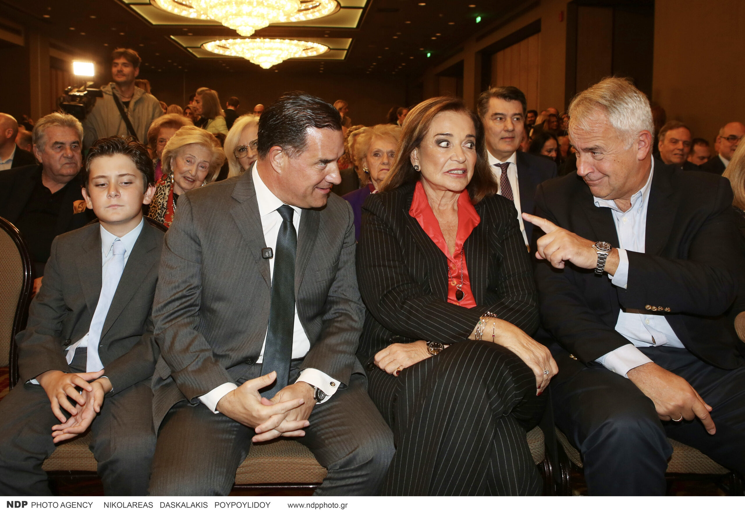 Άδωνις Γεωργιάδης: Η Ευγενία Μανωλίδου και ο γιος τους στο πλευρό του για την έναρξη της «Ρώμης» – Δείτε φωτογραφίες 18 Άδωνις Γεωργιάδης