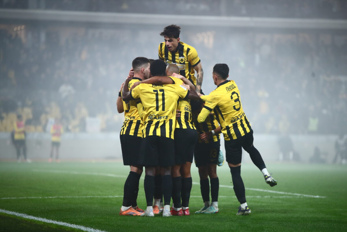 Οι παίκτες της ΑΕΚ πανηγυρίζουν κόντρα στον Ατρόμητο (ΑΡΓΥΡΩ ΑΝΑΣΤΑΣΙΟΥ