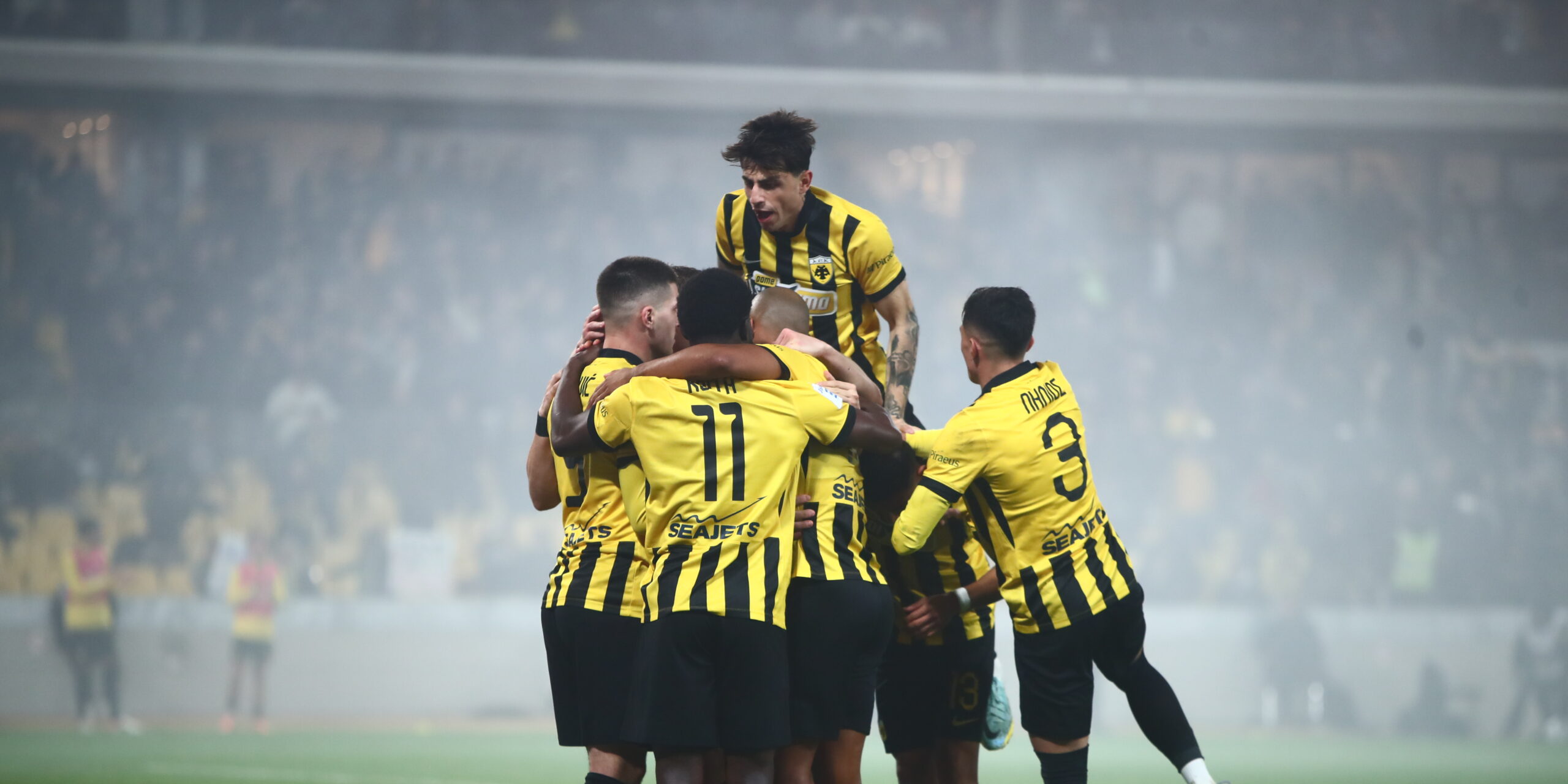 Οι παίκτες της ΑΕΚ πανηγυρίζουν κόντρα στον Ατρόμητο (ΑΡΓΥΡΩ ΑΝΑΣΤΑΣΙΟΥ