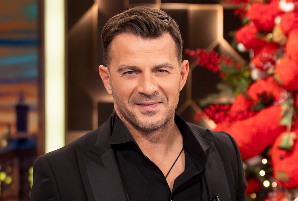 Ο Γιώργος Αγγελόπουλος στο πλατό της εκπομπής «The 2night Show»