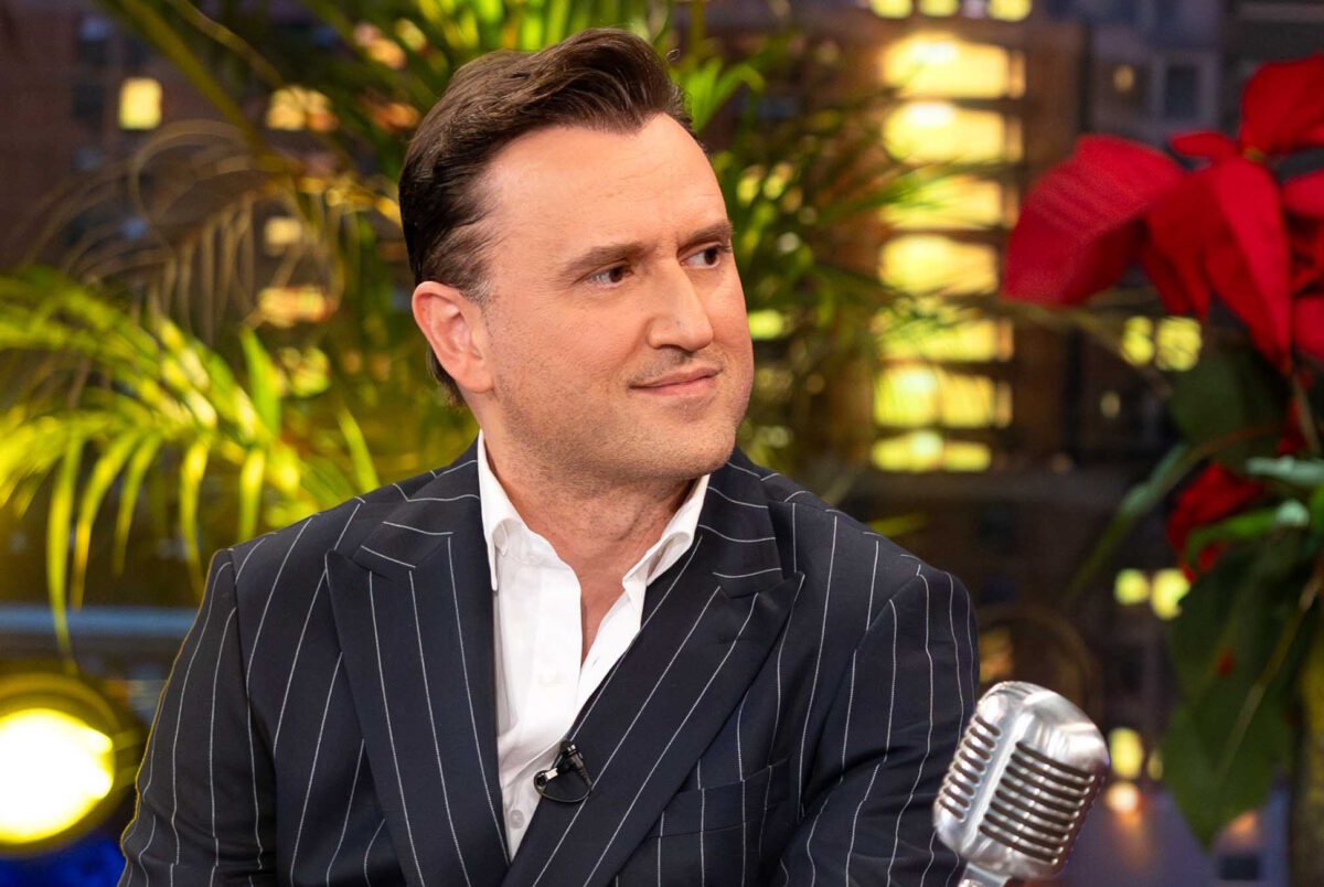 Ο Αργύρης Αγγέλου στο πλατό της εκπομπής «The 2night Show»