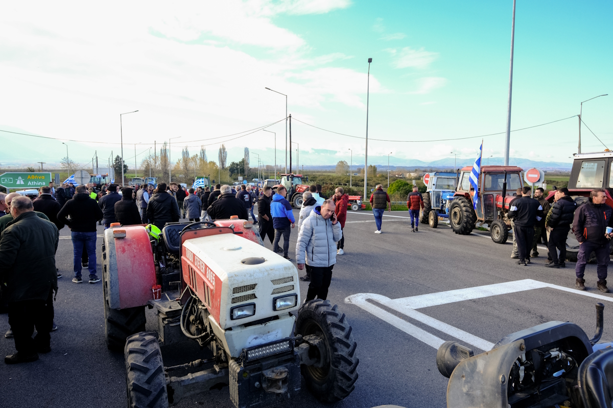 Μπλόκο αγροτών στο Βαρικό Πιερίας