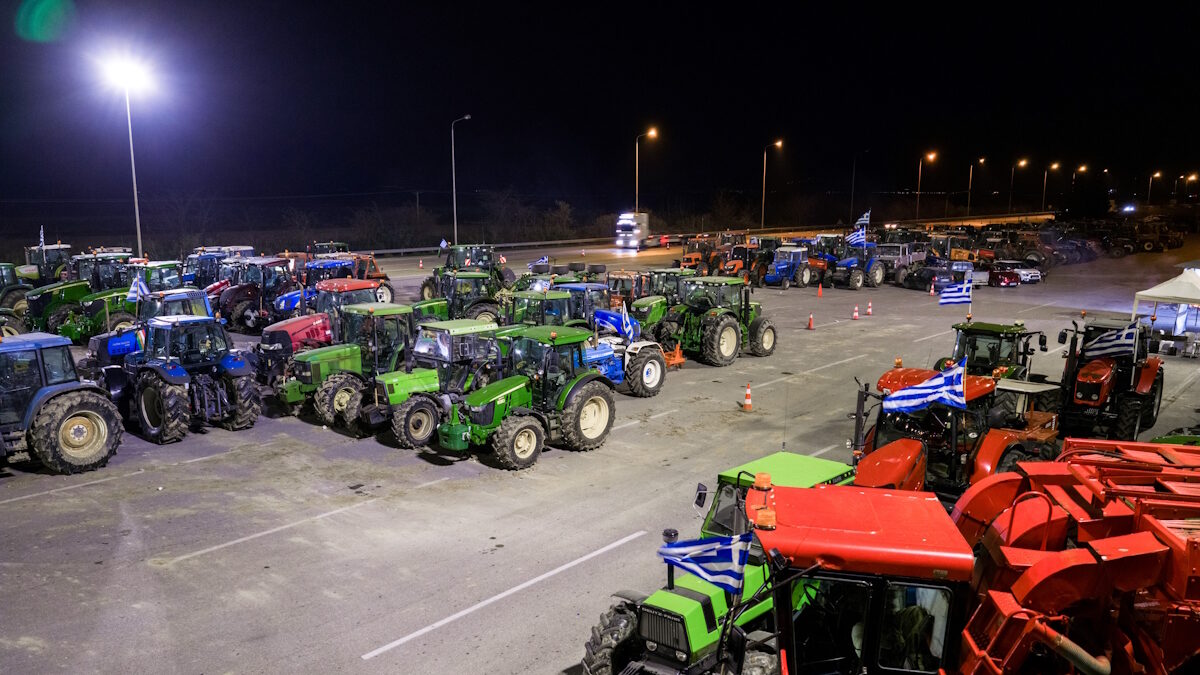 Στιγμιότυπο από τα μπλόκα των αγροτών στα Μάλγαρα