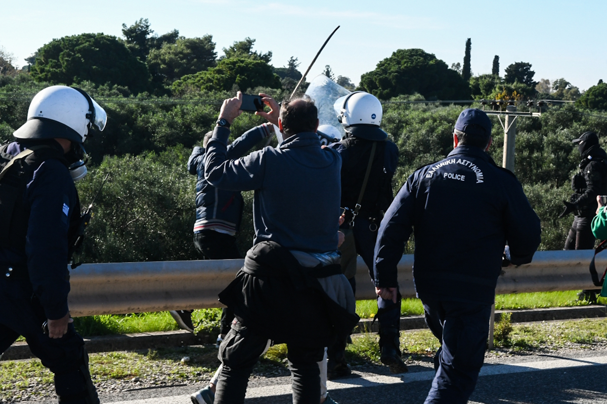 Αγρότες και κτηνοτρόφοι από την Αχαΐα στην γέφυρα Ρίου - Αντιρρίου