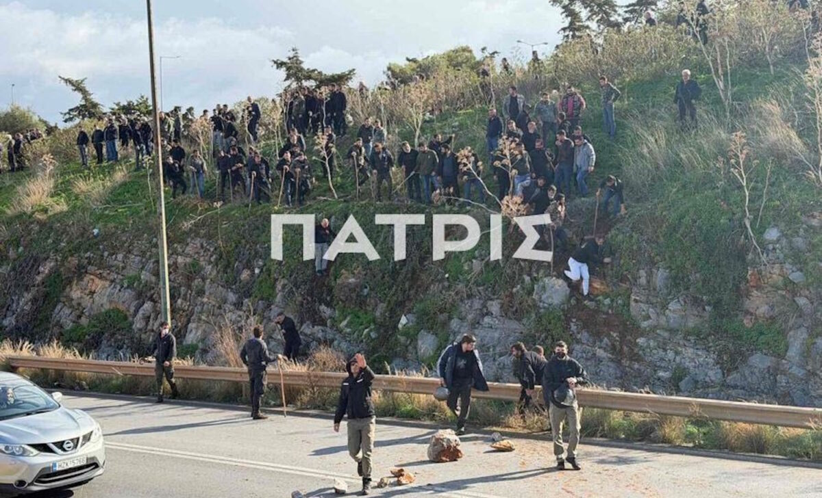 Πετροπόλεμος από τους αγρότες έξω από το αεροδρόμιο του Ηρακλείου
