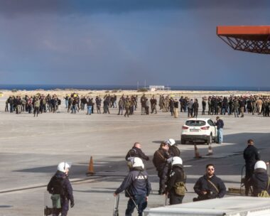 Αγρότες στο αεροδρόμιο Ηρακλείου