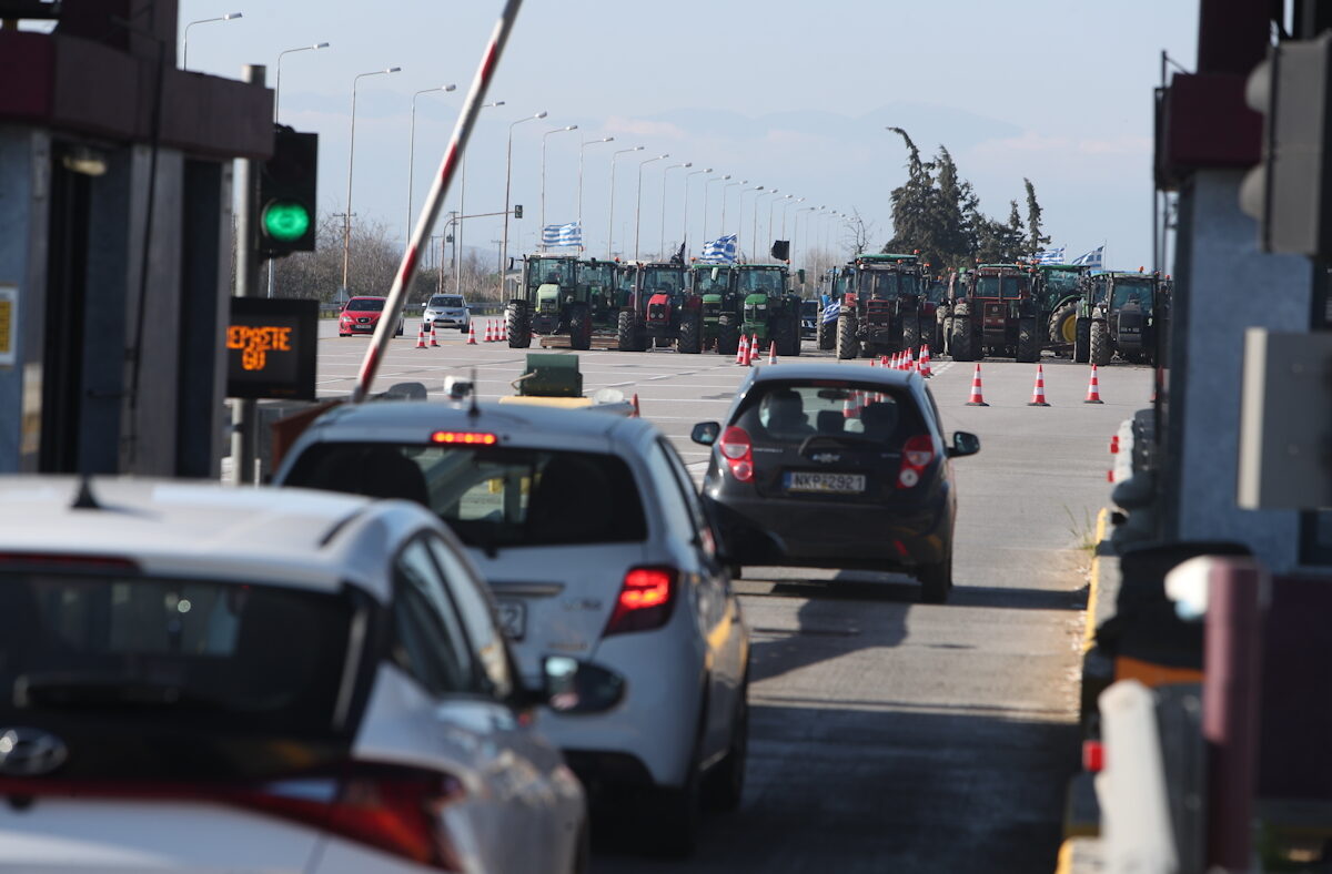 Μπλόκο αγροτών στα Μάλγαρα του νομού Θεσσαλονίκης
