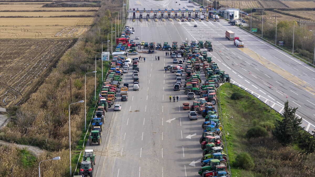 Αγροτικό μπλόκο στα Μάλγαρα