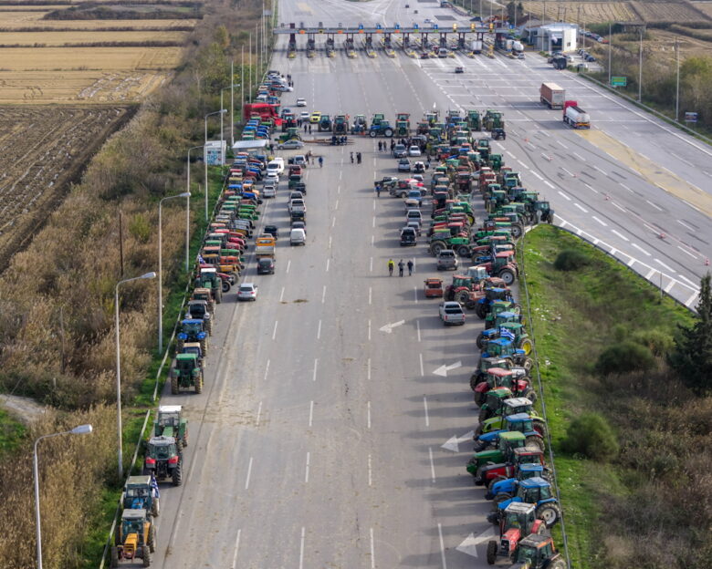 Οι αγρότες θα κλείσουν το λιμάνι της Θεσσαλονίκης την Παρασκευή – Πως θα κινηθούν τα μπλόκα από Δερβένι και Μάλγαρα