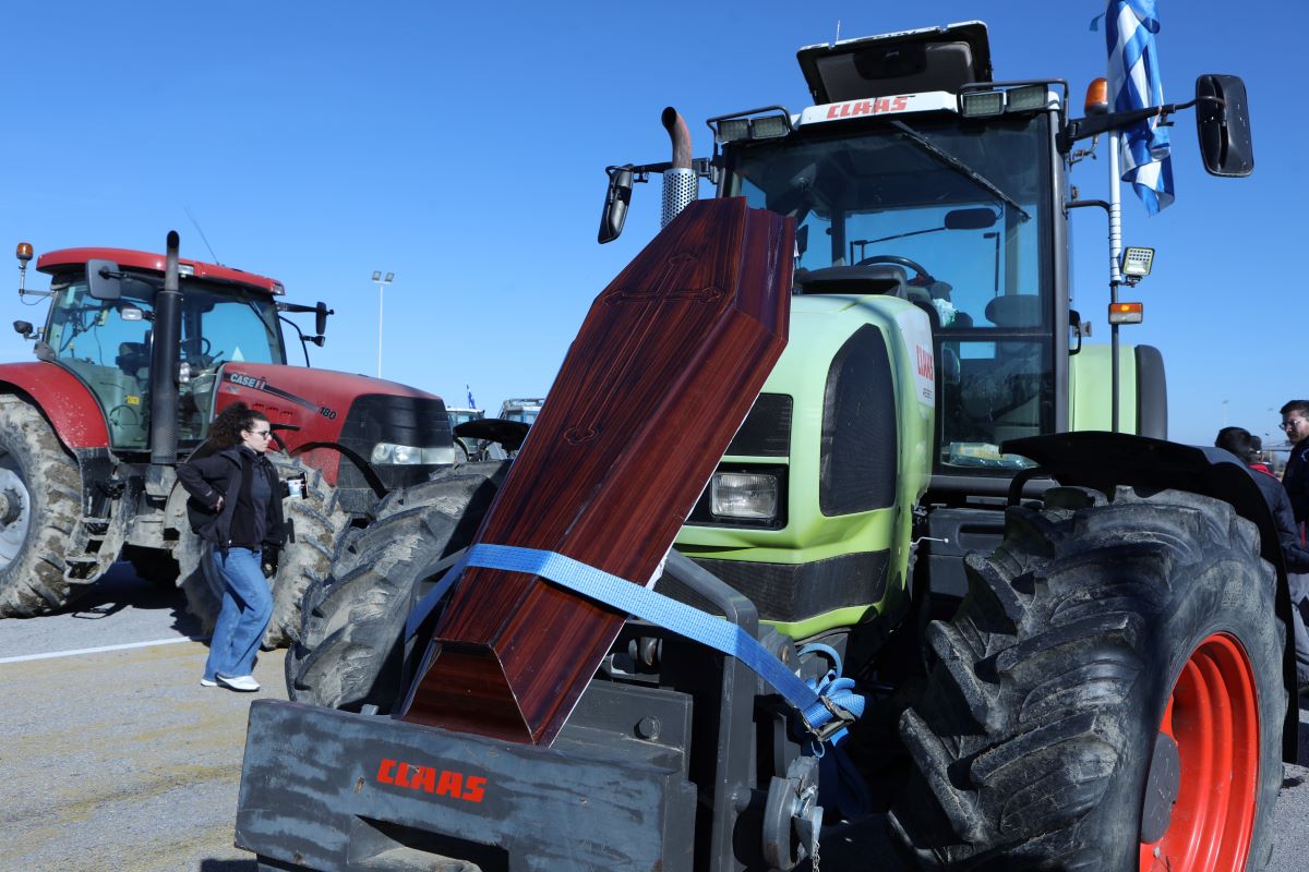 Αγροτικό μπλόκο στα Μάλγαρα