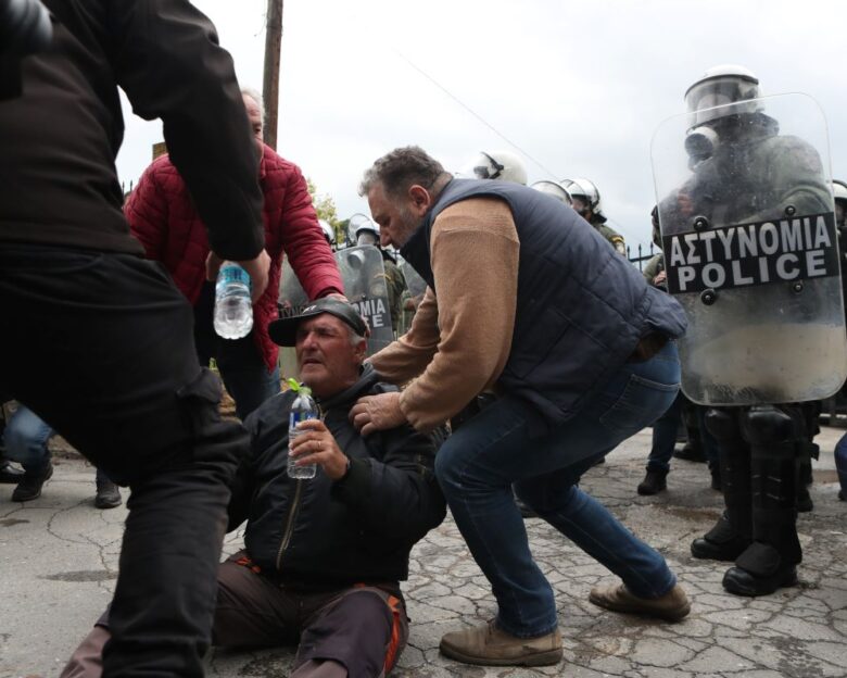 Μπλόκα αγροτών: «Τορπίλη» στον διάλογο με την κυβέρνηση βάζουν τα επεισόδια της Θεσσαλονίκης – Σκληραίνει τη στάση του το Μέγαρο Μαξίμου