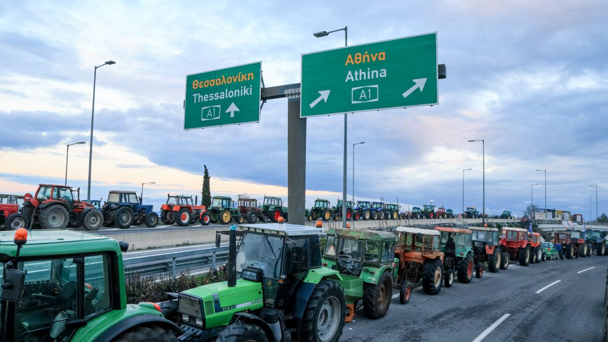 Το μπλόκο των αγροτών στη Νίκαια