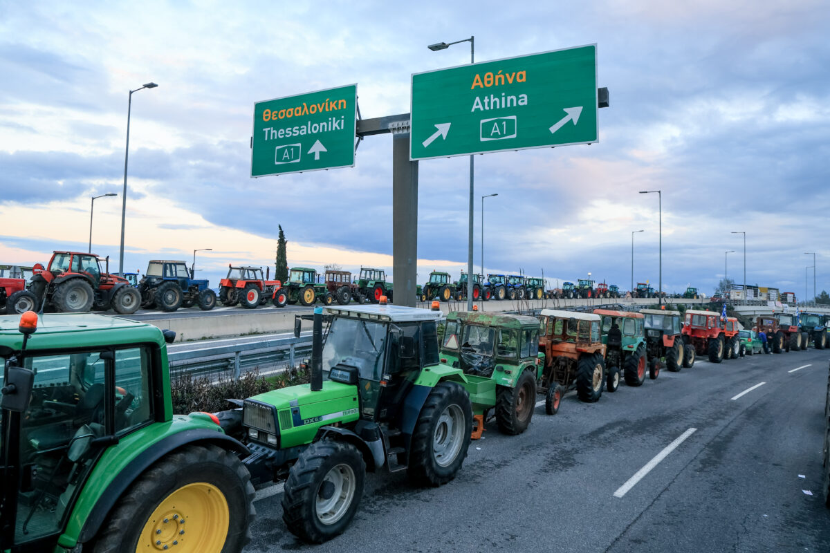 Το μπλόκο των αγροτών στη Νίκαια