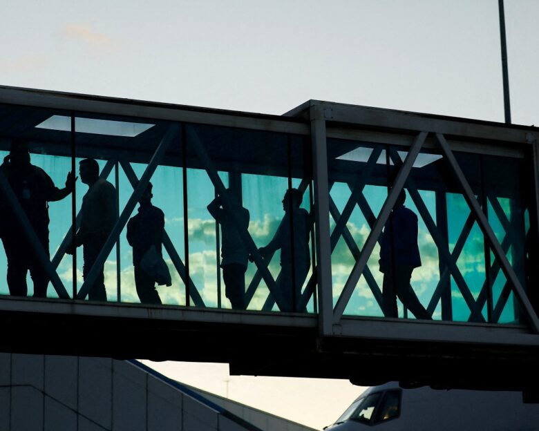 Με διαβατήριο το ιστορικό στα social media θα μπαίνουν οι τουρίστες από 42 χώρες στις ΗΠΑ – Ανάμεσά τους και η Ελλάδα