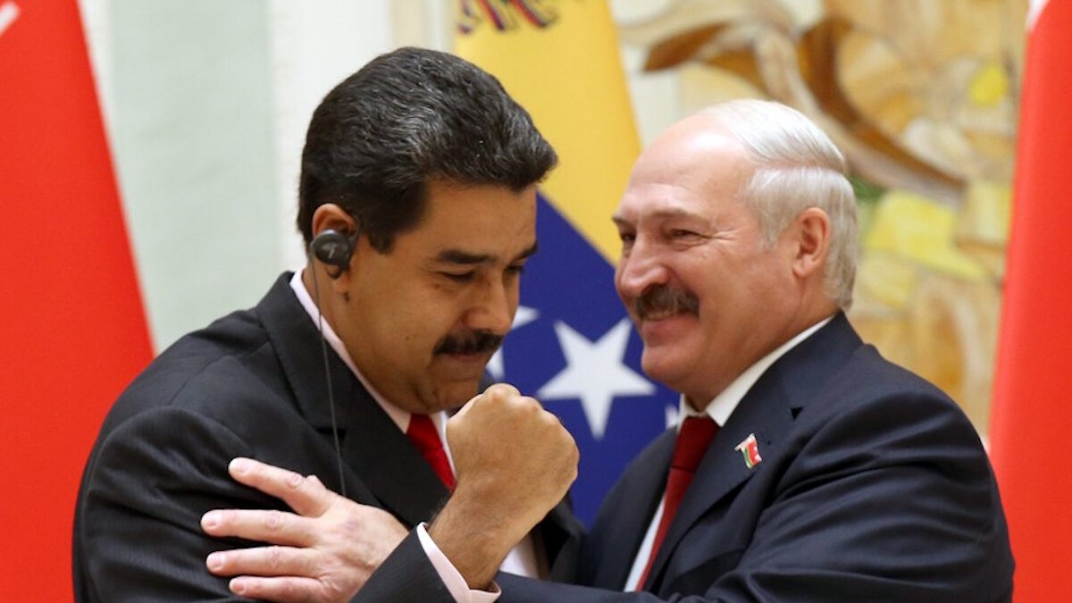 Οι Πρόεδροι της Βενεζουέλας, Nicolas Maduro (αριστερά) και της Λευκορωσίας, Alexander Lukashenko (δεξιά)