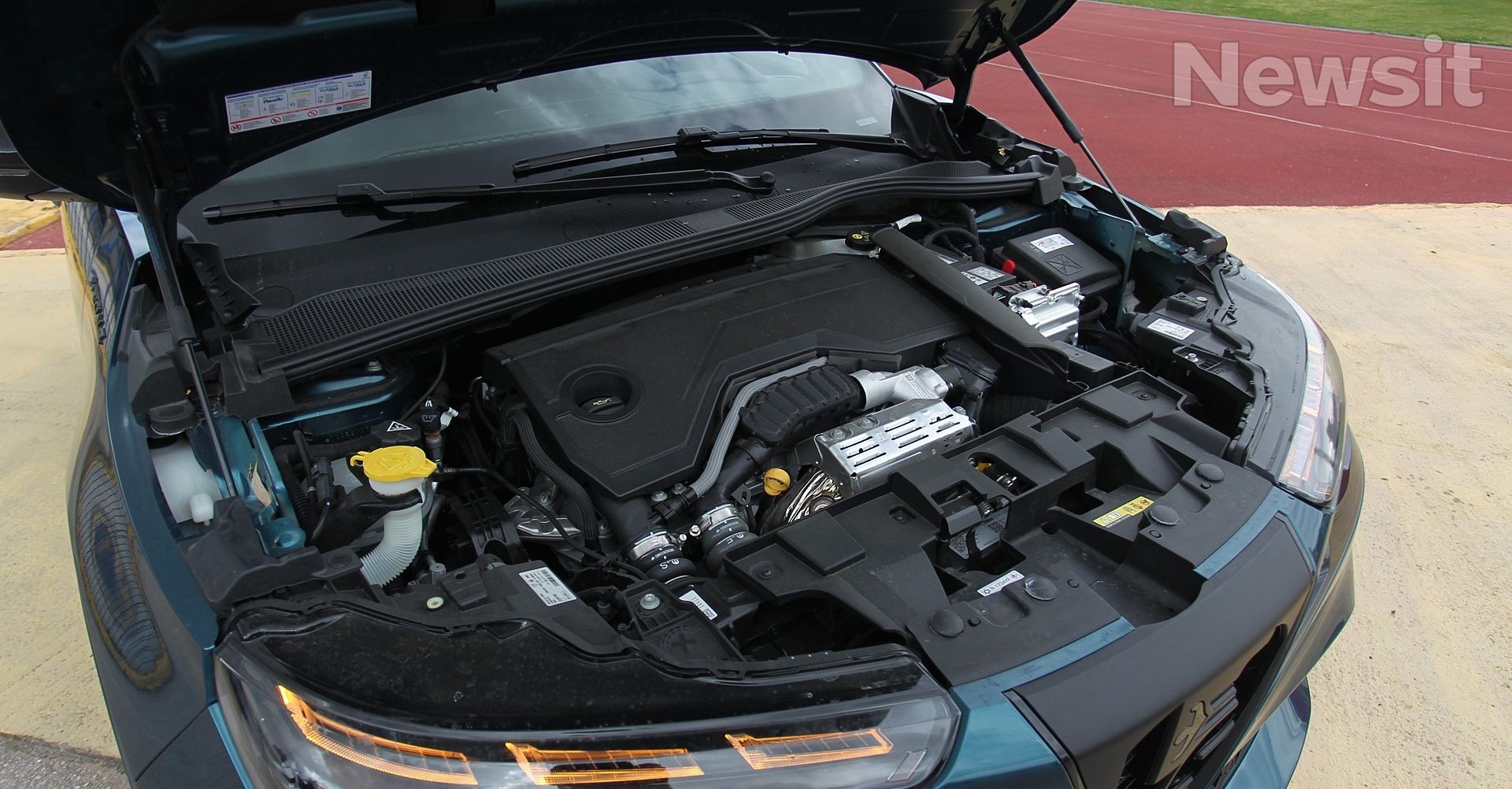 Alfa Romeo Junior 1.2 145PS Ibrida – Δοκιμή: Προσιτή και ξεχωριστή!