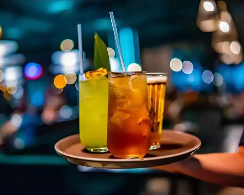 Περιστέρι: Σέρβιραν αλκοόλ σε 15 ανήλικους – Συνελήφθη ο υπεύθυνος της επιχείρησης