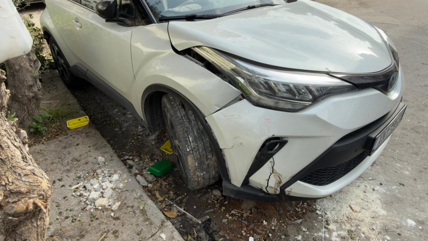 Αυτοκίνητο τρακαρισμένο