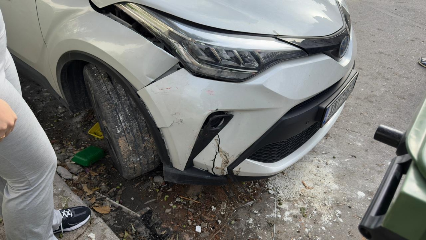 Αυτοκίνητο τρακαρισμένο