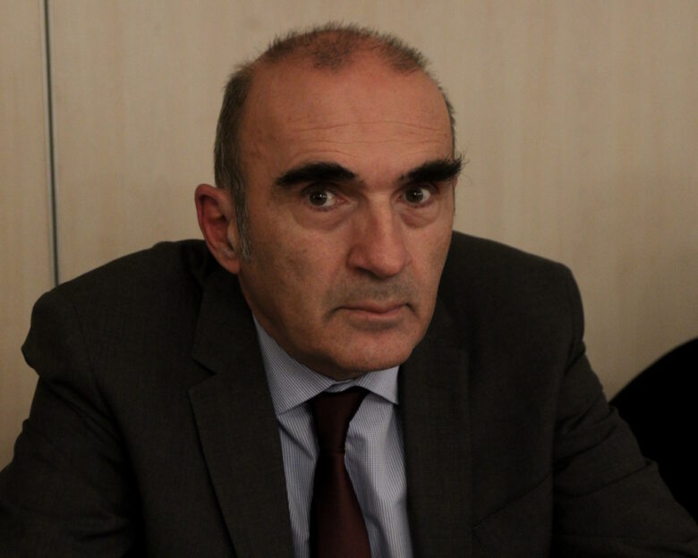 Αποκαλύψεις και ερωτήματα για Κουτσόλαμπρο λίγο πριν ανοίξει η κάλπη του 2ου γύρου στον Δικηγορικό Σύλλογο Αθηνών