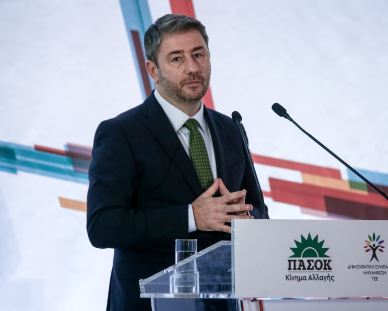 Το ΠΑΣΟΚ «και ξέρει και θέλει και μπορεί»: Η λύση στο κυκλοφοριακό, το ψευτοδίλημμα της ΝΔ και η διαφορετική στρατηγική Δούκα