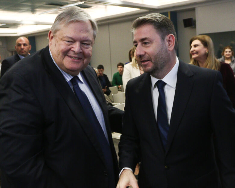 Ανδρουλάκης και Βενιζέλος ανοίγουν διάλογο για τη Συνταγματική Αναθεώρηση και το άρθρο περί ευθύνης υπουργών