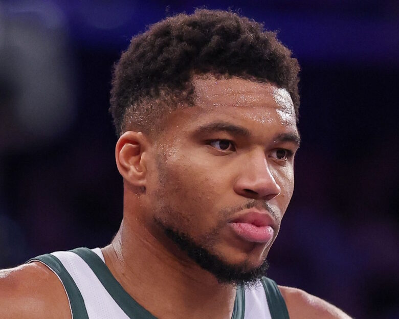 Ο Γιάννης Αντετοκούνμπο εκτός δράσης για 2-4 εβδομάδες