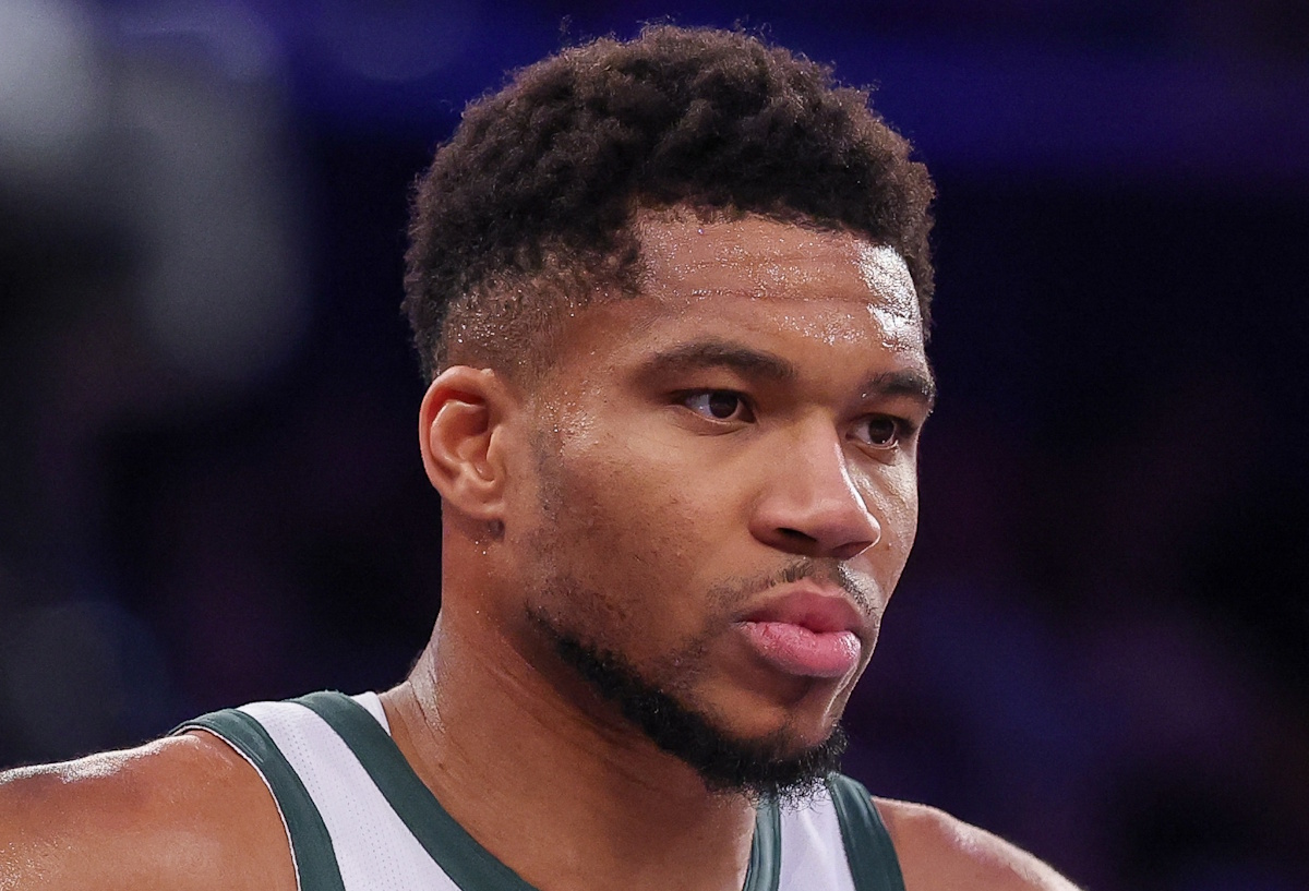 Ο Γιάννης Αντετοκούνμπο εκτός δράσης για 2-4 εβδομάδες