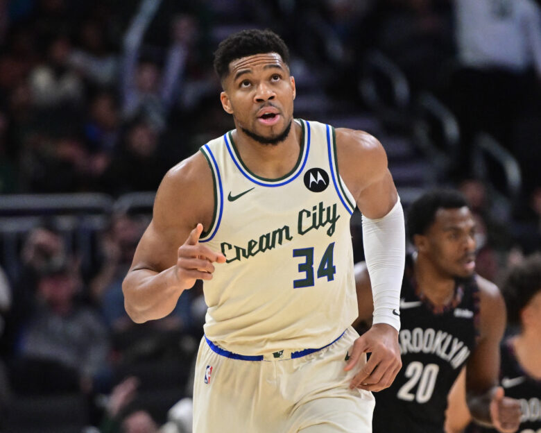 Γιάννης Αντετοκούνμπο: Τα σενάρια φυγής μετά τη διαγραφή των φωτογραφιών του με τους Μιλγουόκι Μπακς