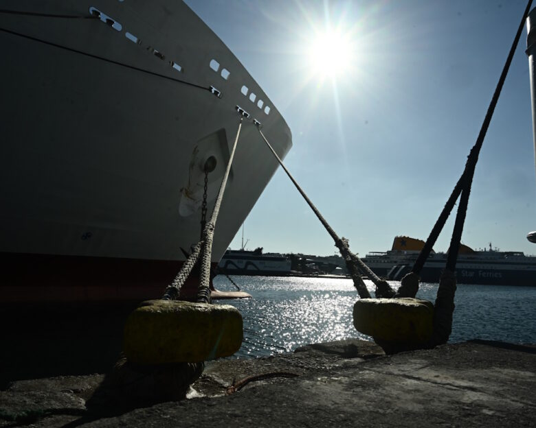 Απεργία στα πλοία την Πέμπτη 11 Δεκεμβρίου: «Παίζουν κορώνα – γράμματα την ασφάλειά μας» λένε τα πληρώματα