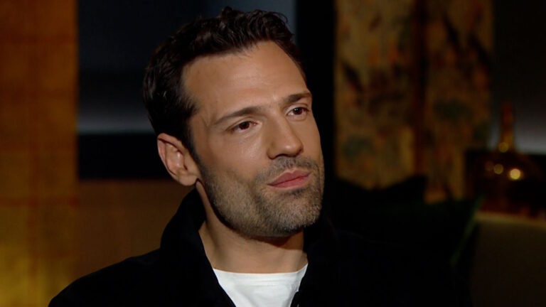 Ο Κωνσταντίνος Αργυρός κατά τη διάρκεια της συνέντευξης