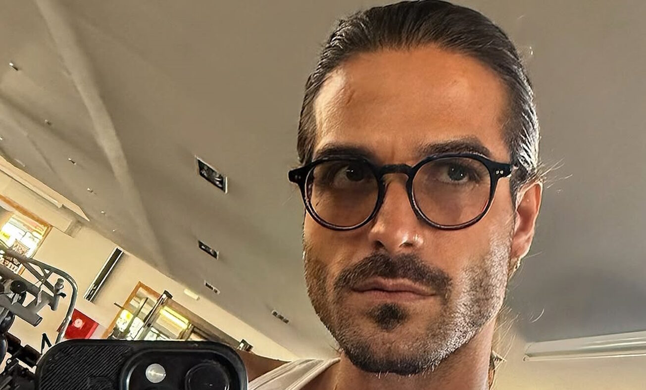 Ξέσπασε ο Άρης Μουγκοπέτρος για το φτύσιμο του Βαλάντη στους μουσικούς του