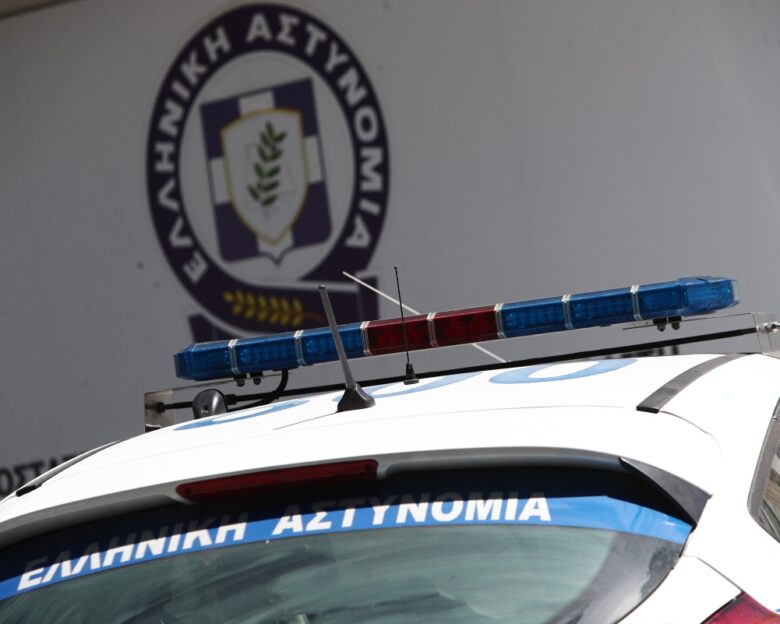 Κυψέλη: Υδραυλικός πήγε να ξεβουλώσει την αποχέτευση στο Α.Τ. και βρήκε όπλα