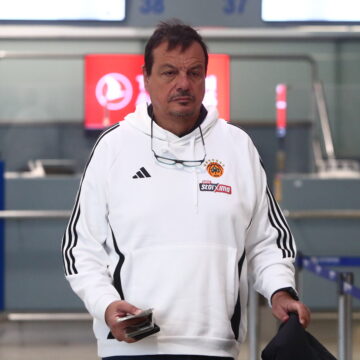 Ο Αταμάν στην αναχώρηση του Παναθηναϊκού (ΘΑΝΑΣΗΣ ΔΗΜΟΠΟΥΛΟΣ