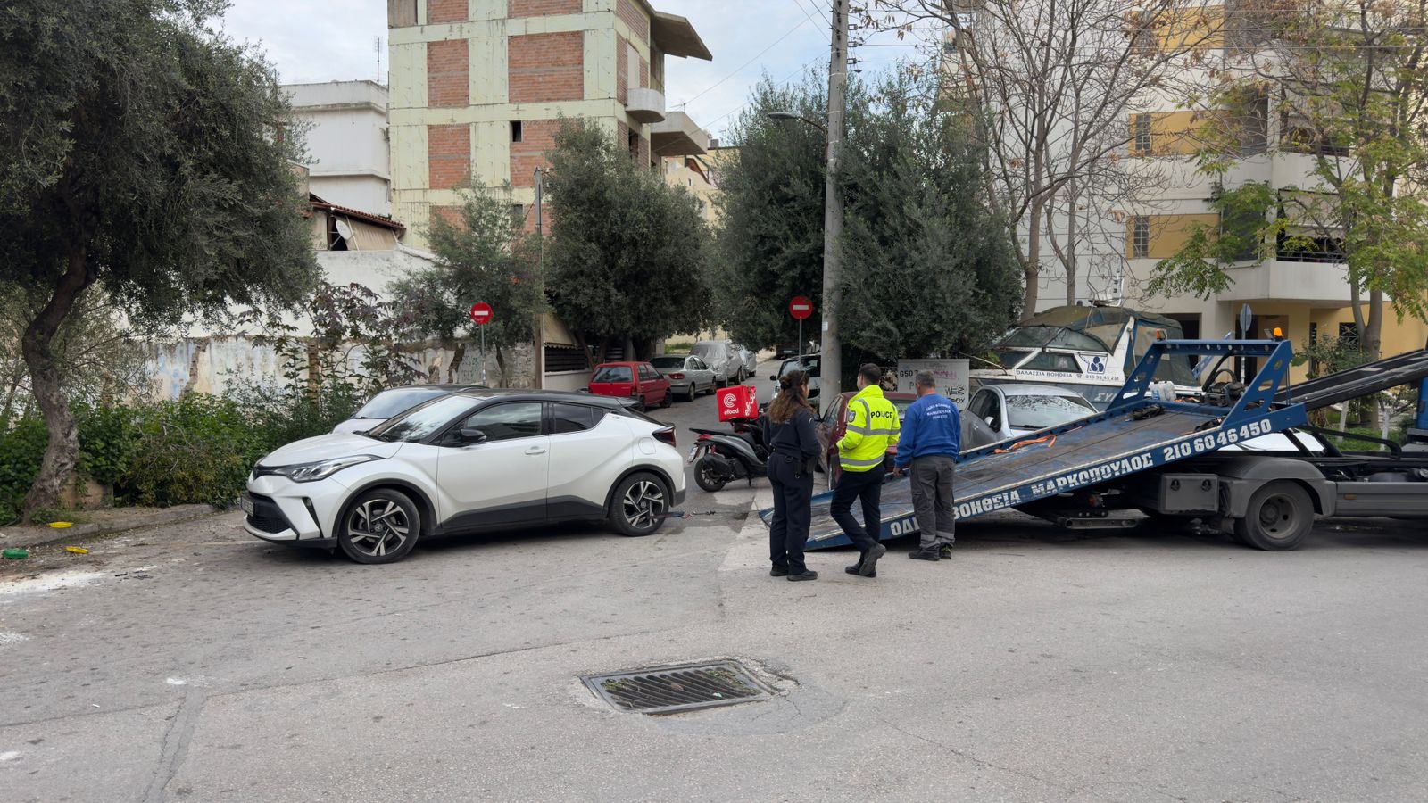 Αυτοκίνητο σε γερανό