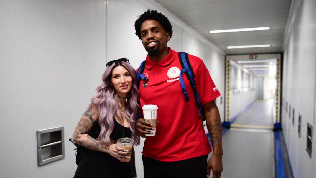 Η Μπέριλ ΜακΚίσικ με τον Σακίλ ΜακΚίσικ του Ολυμπιακού (KLODIAN LATO