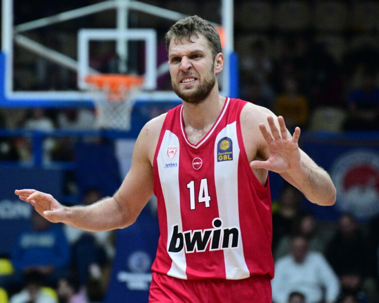 Περιστέρι Betsson – Ολυμπιακός 62-105: Σαρωτική εμφάνιση και ερυθρόλευκο 10/10 στη GBL