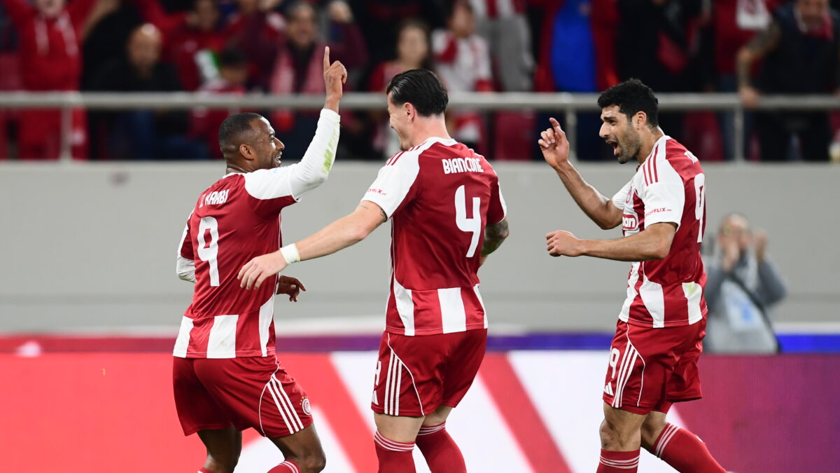 Ο Μπιανκόν πανηγυρίζει με Ελ Κααμπί και Ταρέμι (ΓΙΩΡΓΟΣ ΜΑΤΘΑΙΟΣ