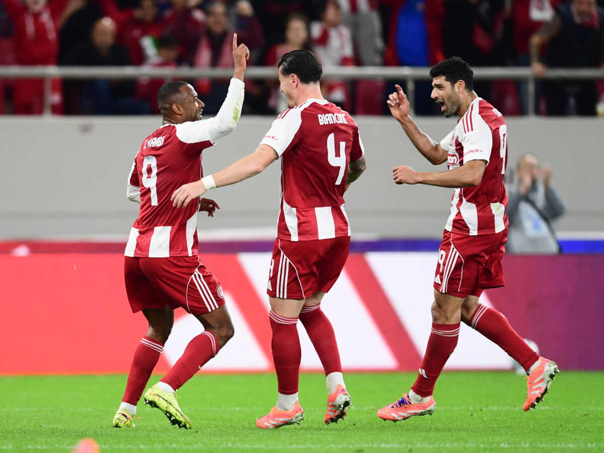 Ο Μπιανκόν πανηγυρίζει με Ελ Κααμπί και Ταρέμι (ΓΙΩΡΓΟΣ ΜΑΤΘΑΙΟΣ