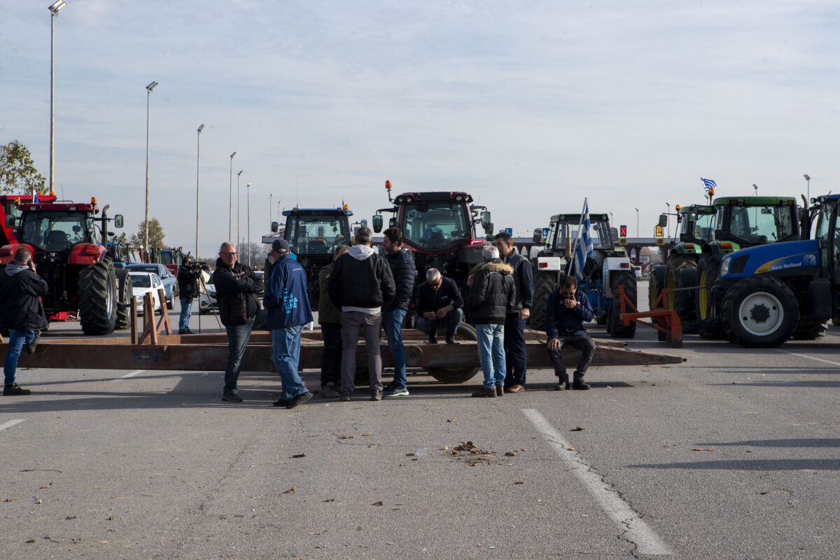 Το μπλόκο αγροτών στα Μάλγαρα