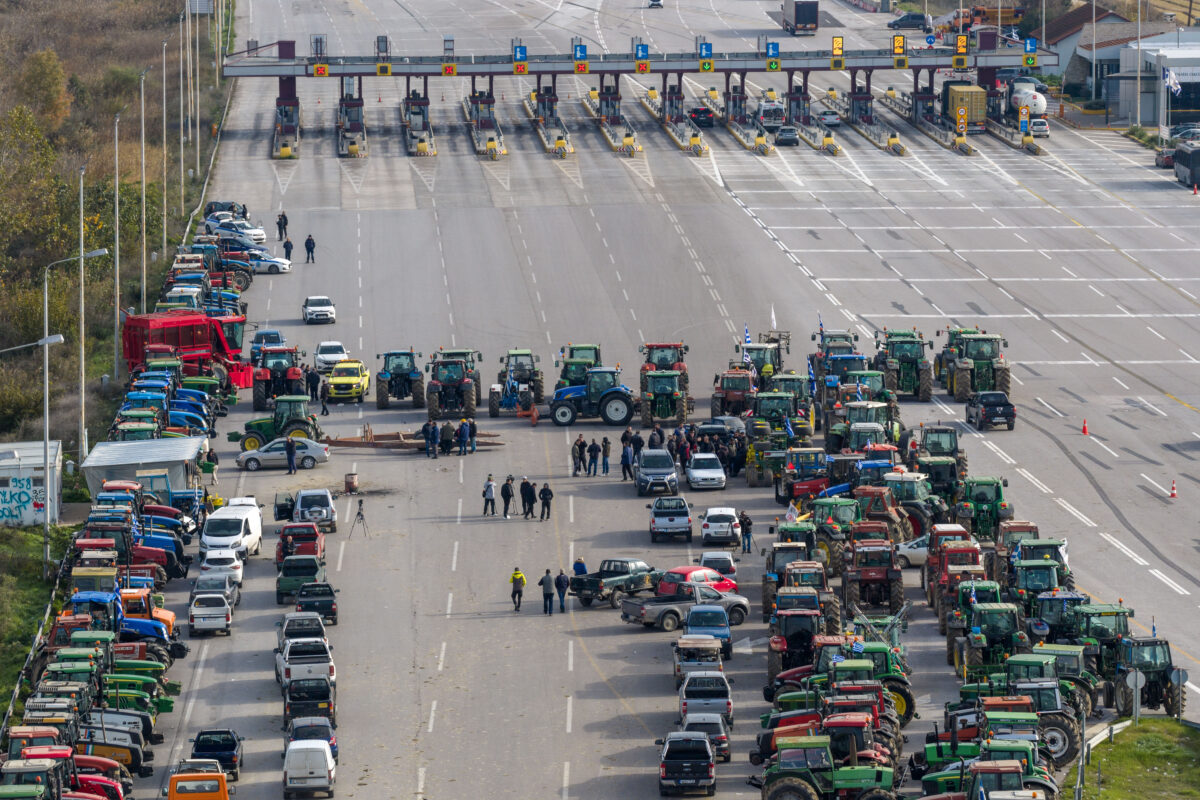 Μπλόκο αγροτών στα Μάλγαρα