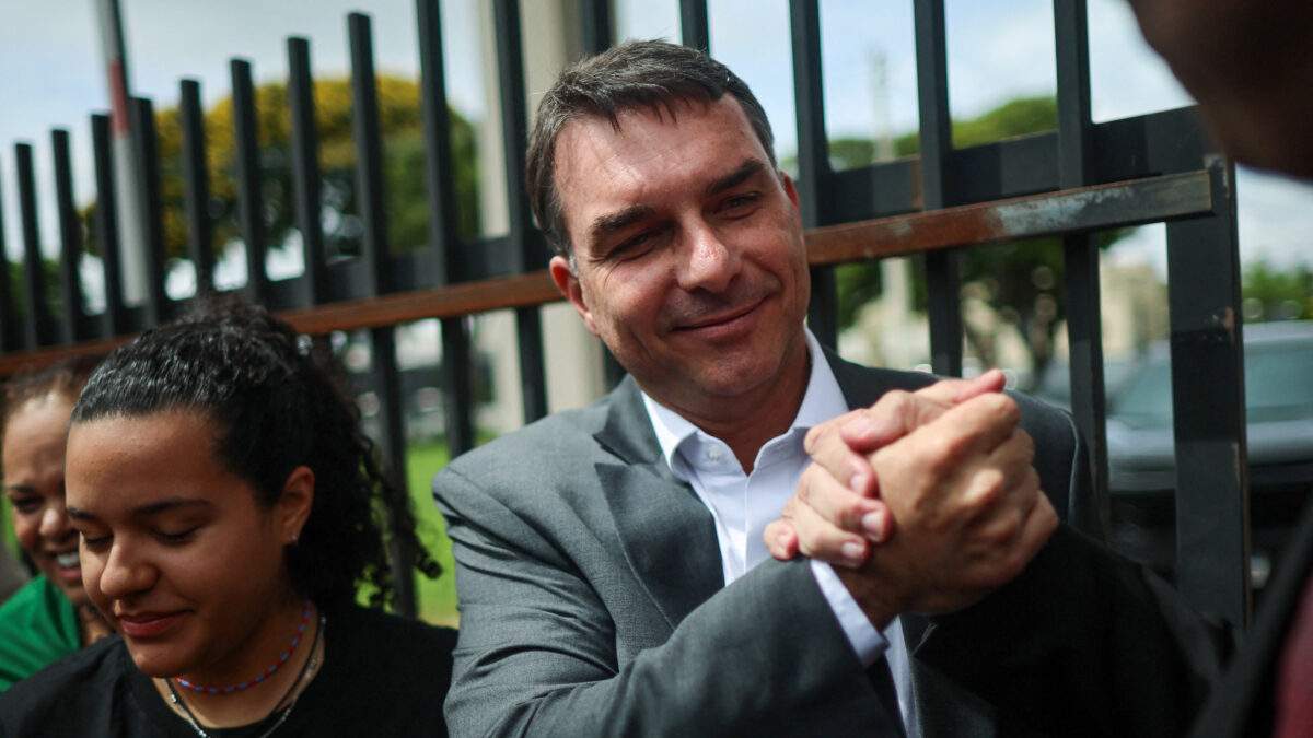 Ο γερουσιατής Φλάβιο Μπολσονάρο