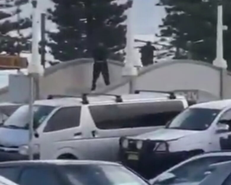 Αυστραλία: Τρομοκρατική επίθεση με πυροβολισμούς σε διάσημη παραλία του Σίδνεϊ – Πληροφορίες για πολλά θύματα