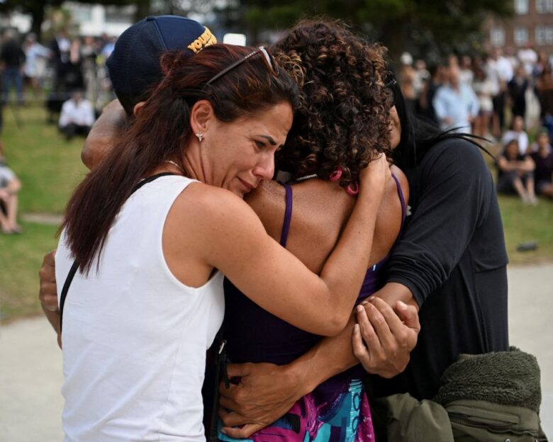 Σίδνεϊ: Μία 10χρονη, δύο ραβίνοι κι ένας επιζών του Ολοκαυτώματος ανάμεσα στα θύματα της τρομοκρατικής επίθεσης