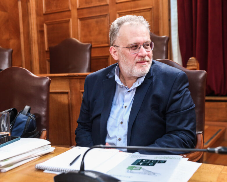 Μπουνάκης στην Εξεταστική για τον ΟΠΕΚΕΠΕ: «Δεν σε αφήνει το σύστημα να δηλώσεις δημόσιες εκτάσεις» – ΝΔ: Γνώριζε ο κ. Ανδρουλάκης για το στέλεχός του;
